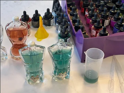 Pigment & Couleur — Pour remplir le contenant, il faut un contenu.