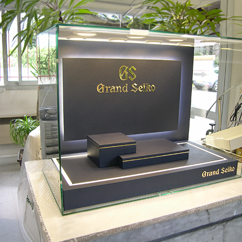 Grand Seiko · Présentoir — réalisation Maq’Exe