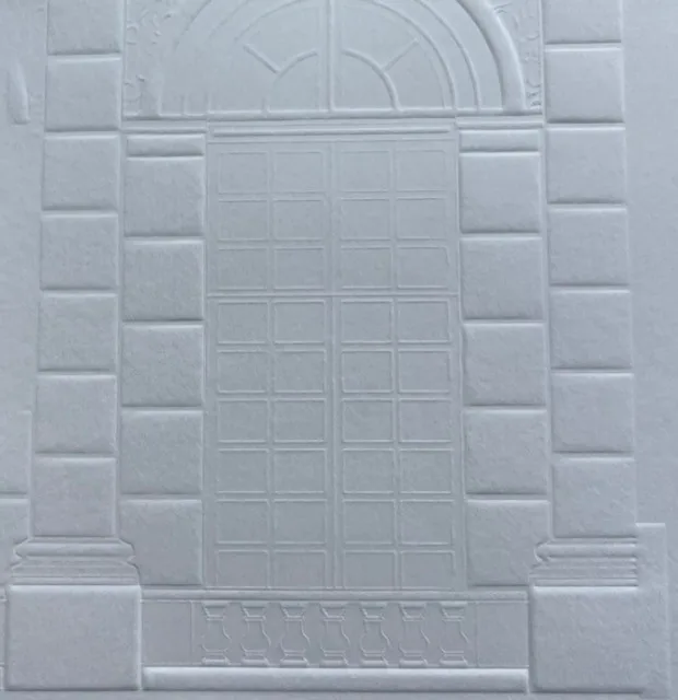 Gaufrage d’une façade en papier — réalisation Maq’Exe