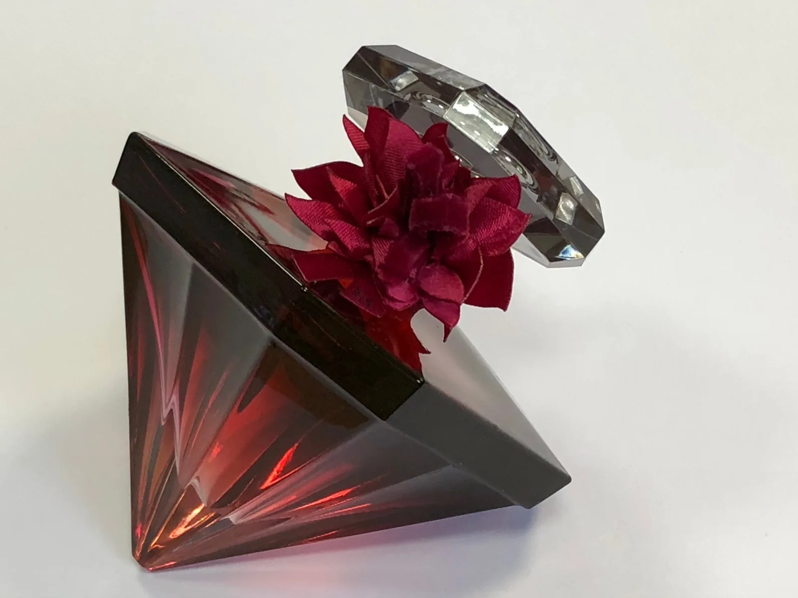 Lancôme · La Nuit Trésor, nœud en tissu — réalisation Maq’Exe