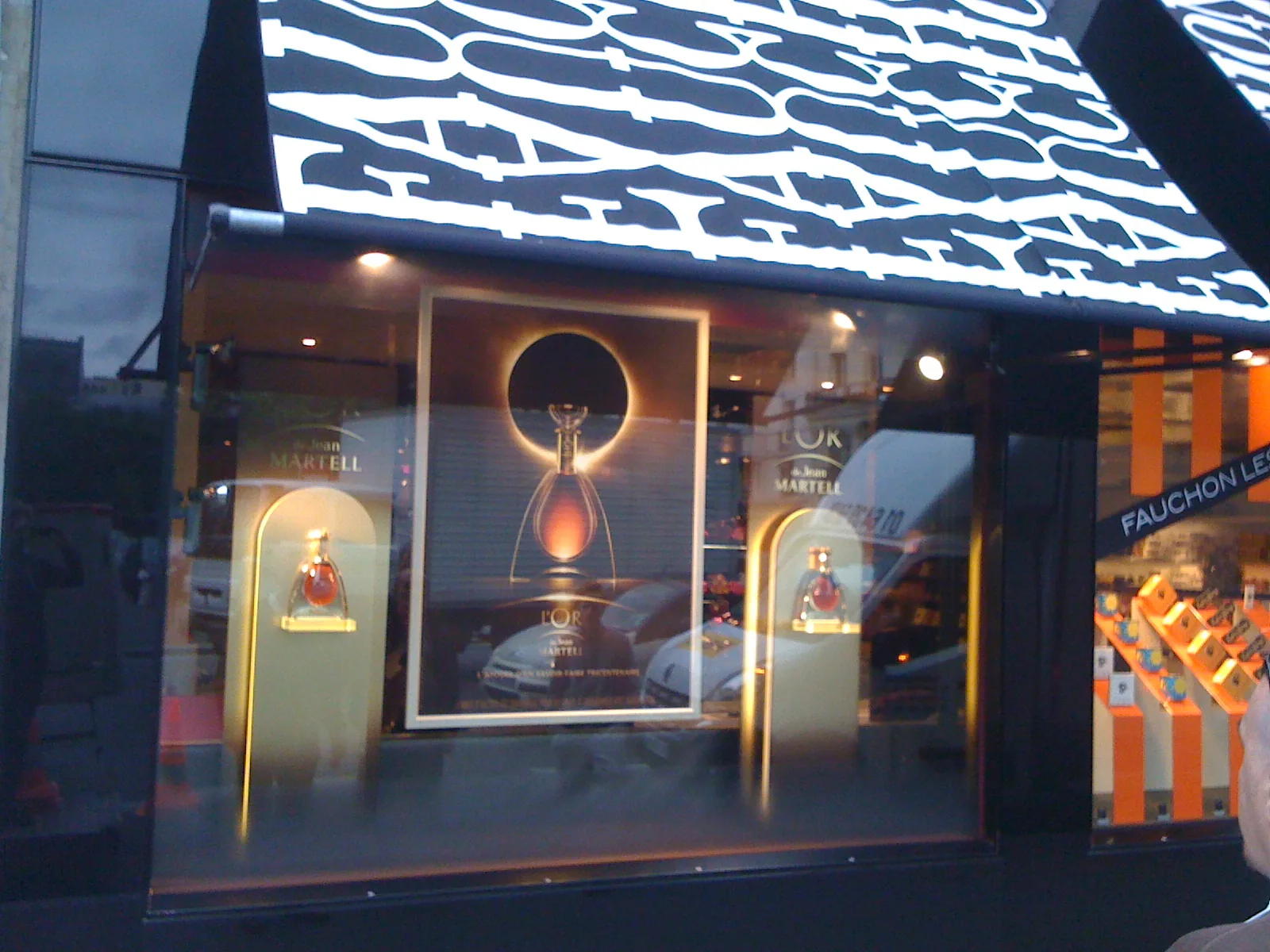 Vitrine illuminée — réalisation Maq’Exe