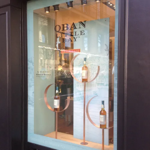 Oban · Vitrine — réalisation Maq’Exe